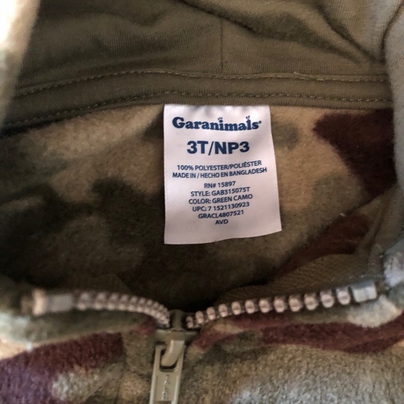 🍁 BUNDLE ONLY - 5/$15  Camouflage Fleece Full Zip Hoodie, Boys 3t 🍁 - Picture 2 of 2
